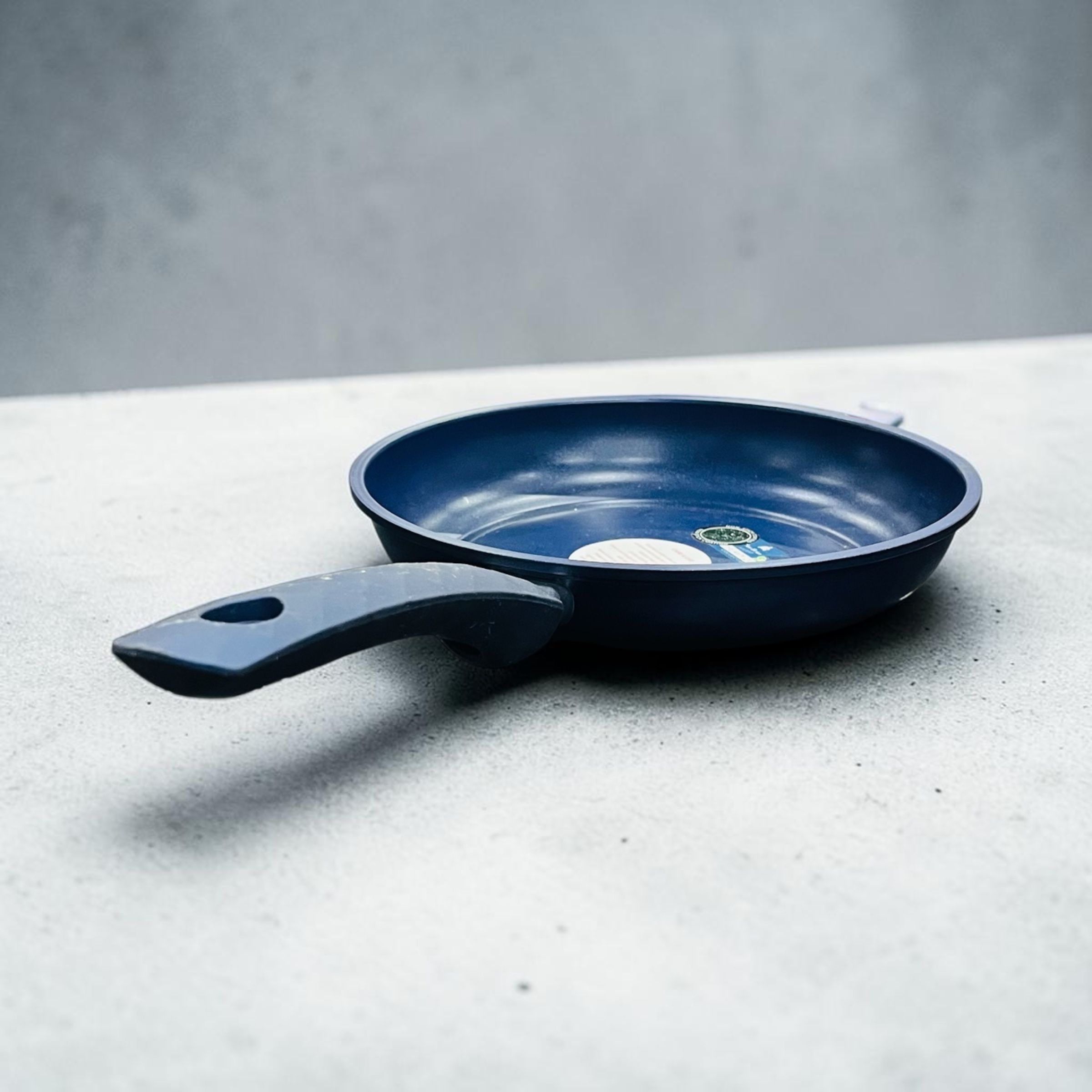 FRYING PAN 22X43CM